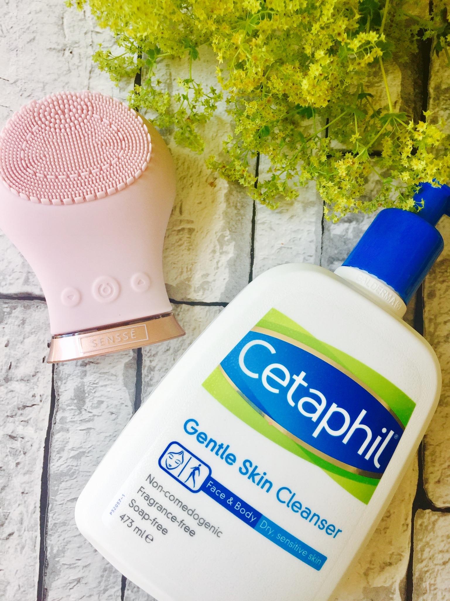 Sensse silicone cleansing device Cetaphil Gentle Skin Cleanser