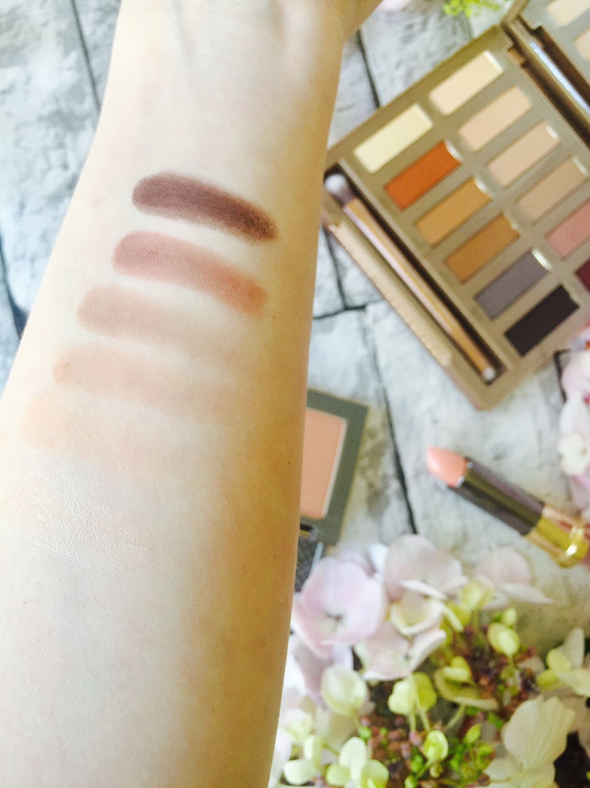 Urban Decay Naked Ultimate Basics Eyeshadow Palette and swatches